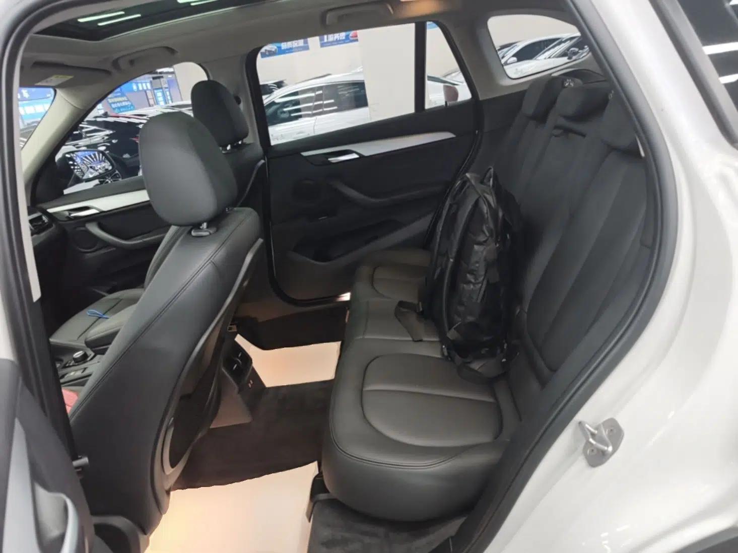 BMW X1 2019 sDrive20Li Leading Model — миниатюра 20