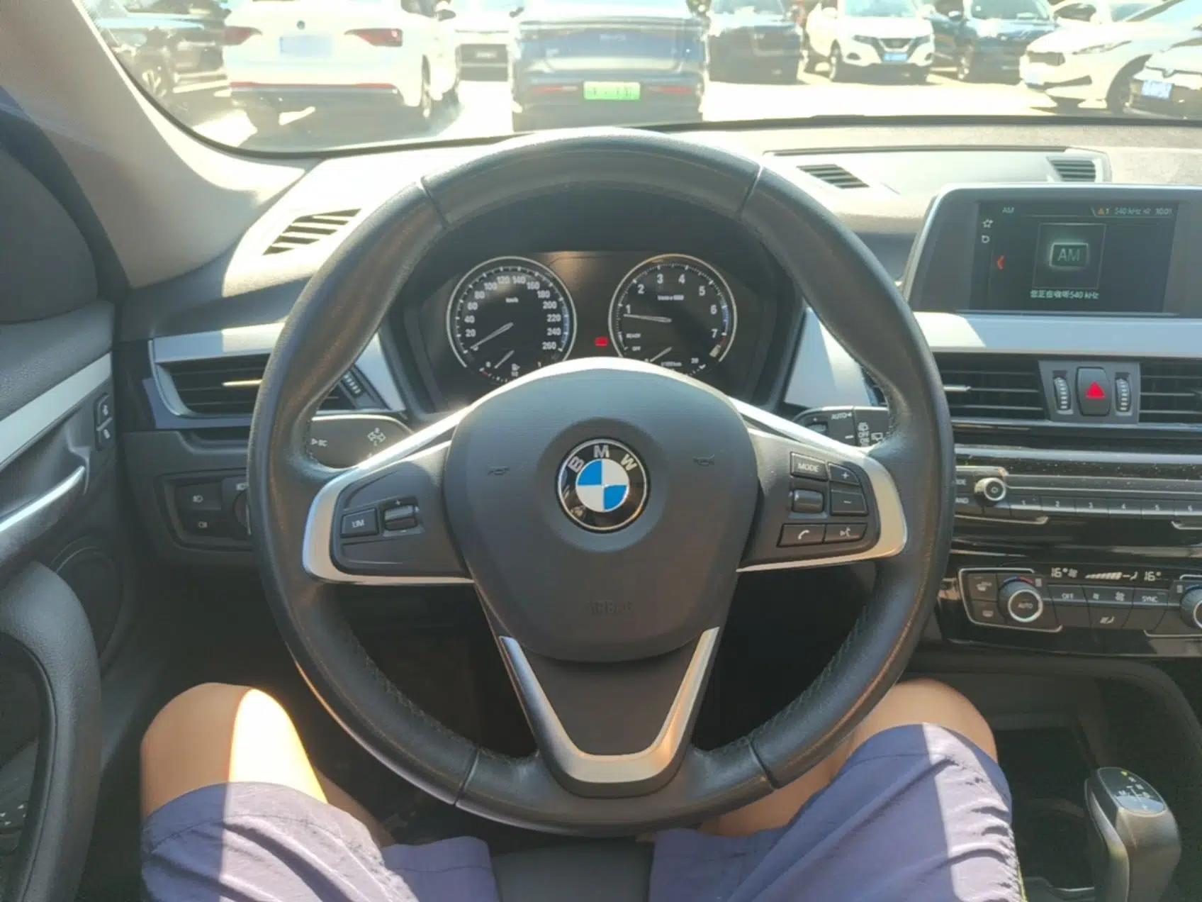 BMW X1 2019 sDrive20Li Leading Model — миниатюра 13