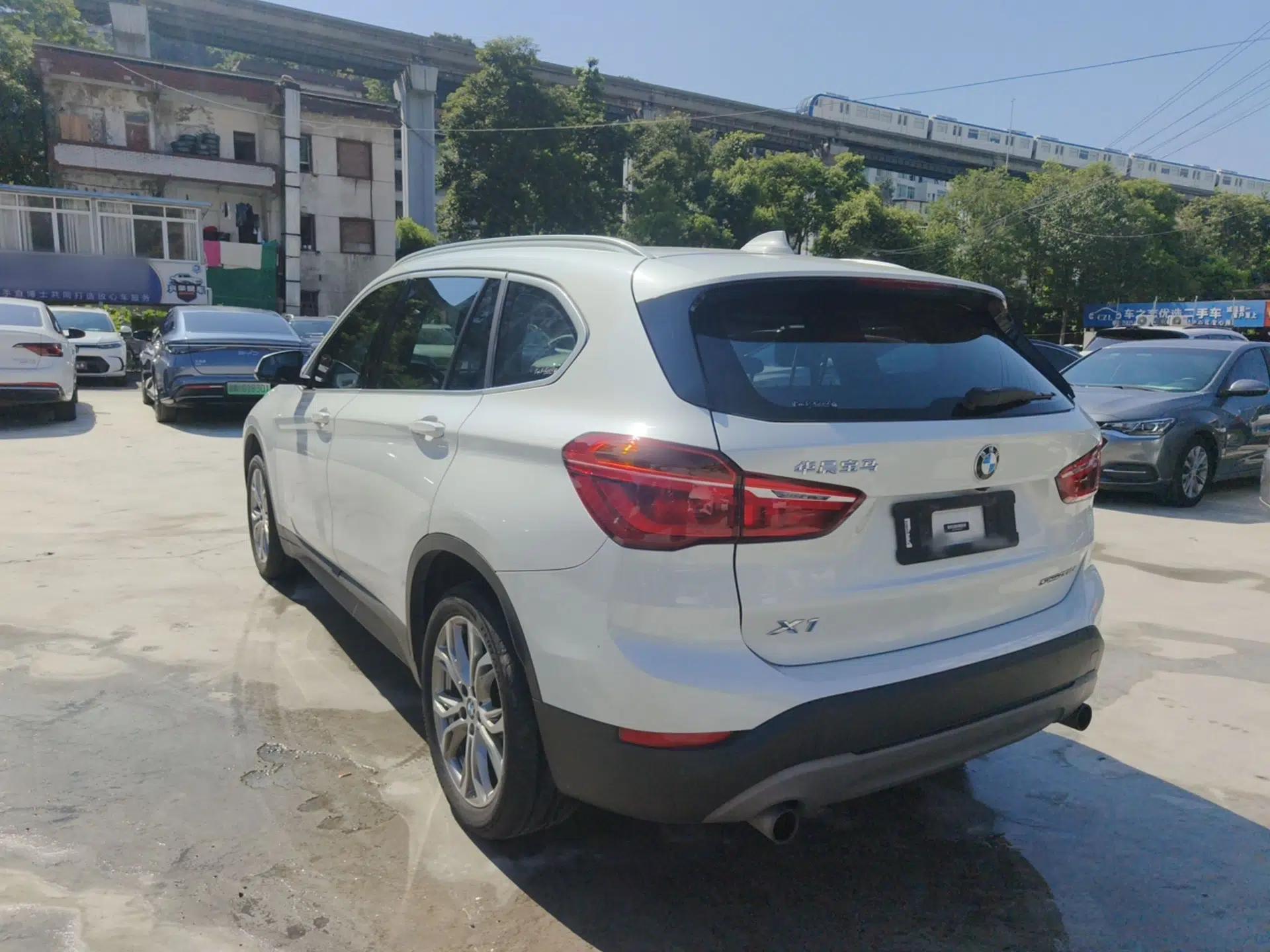BMW X1 2019 sDrive20Li Leading Model — миниатюра 4