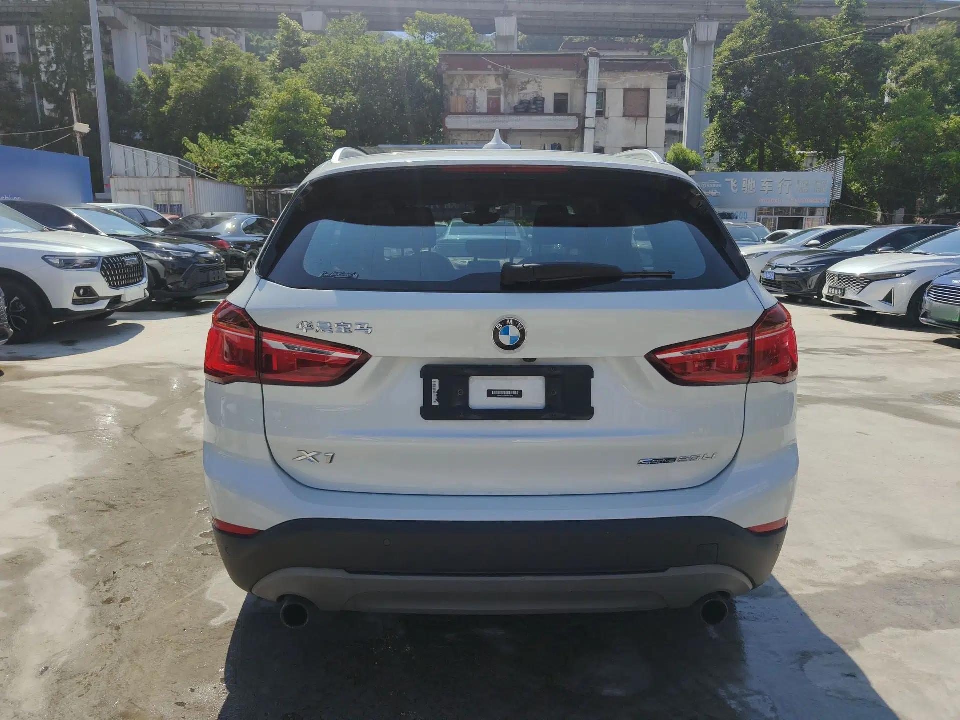 BMW X1 2019 sDrive20Li Leading Model — миниатюра 5