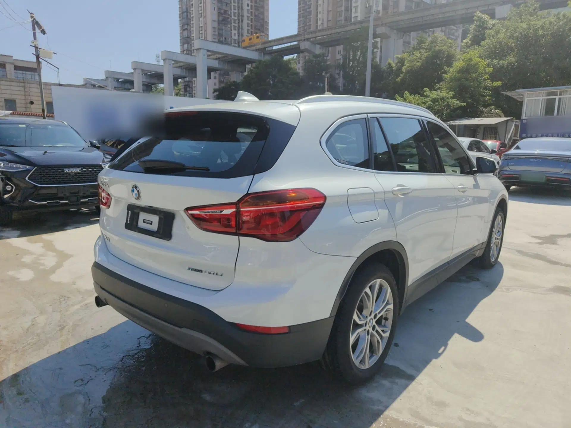 BMW X1 2019 sDrive20Li Leading Model — миниатюра 6