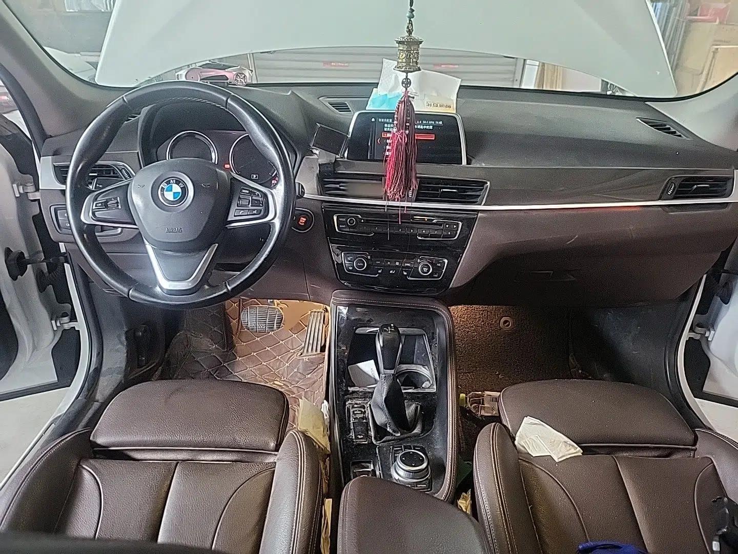 BMW X1 2018 xDrive20Li Luxury Edition — миниатюра 9