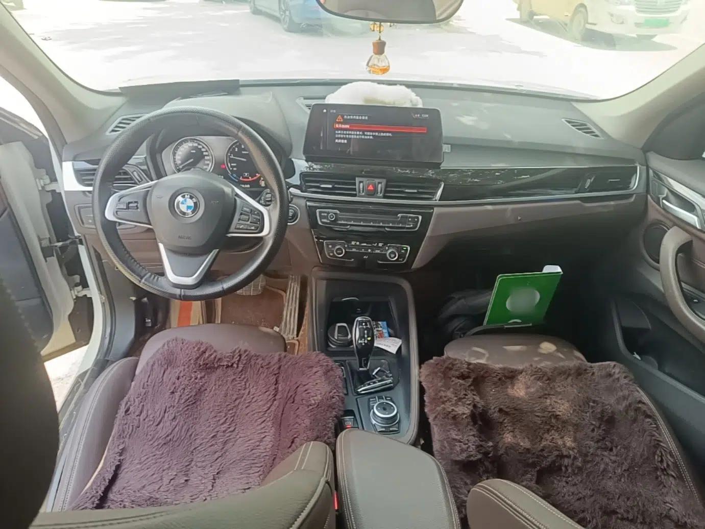 BMW X1 2020 sDrive25Li Leading Model — миниатюра 12