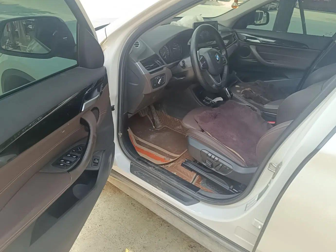 BMW X1 2020 sDrive25Li Leading Model — миниатюра 18