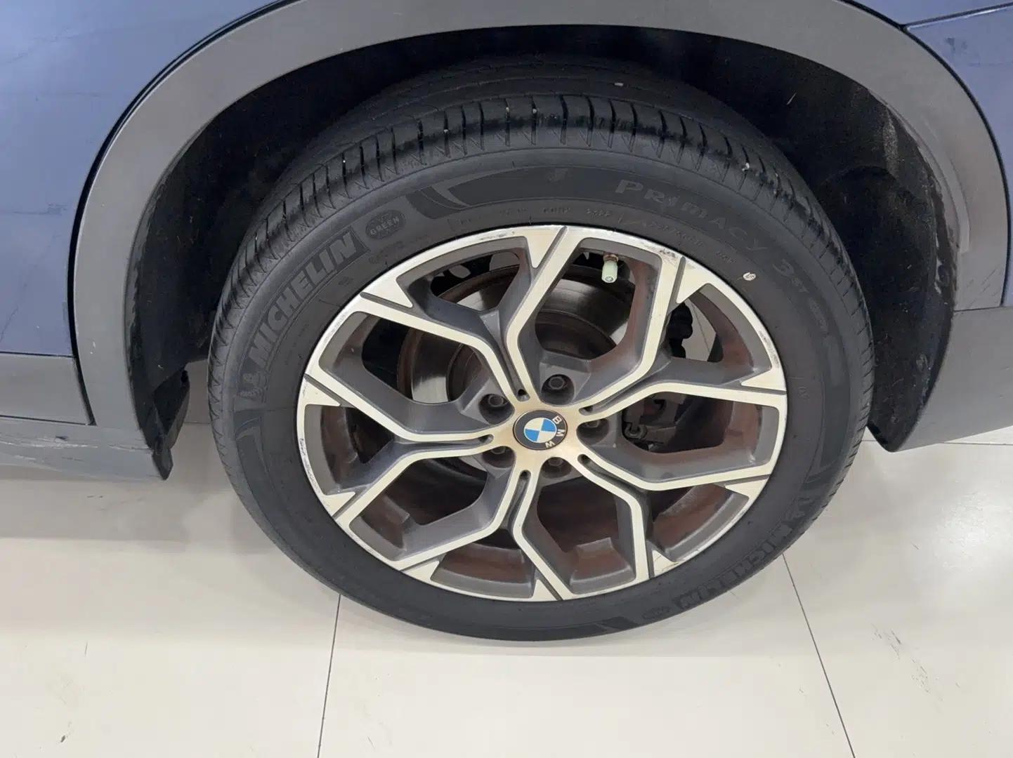 BMW X1 2022 sDrive25Li Leading Model — миниатюра 13