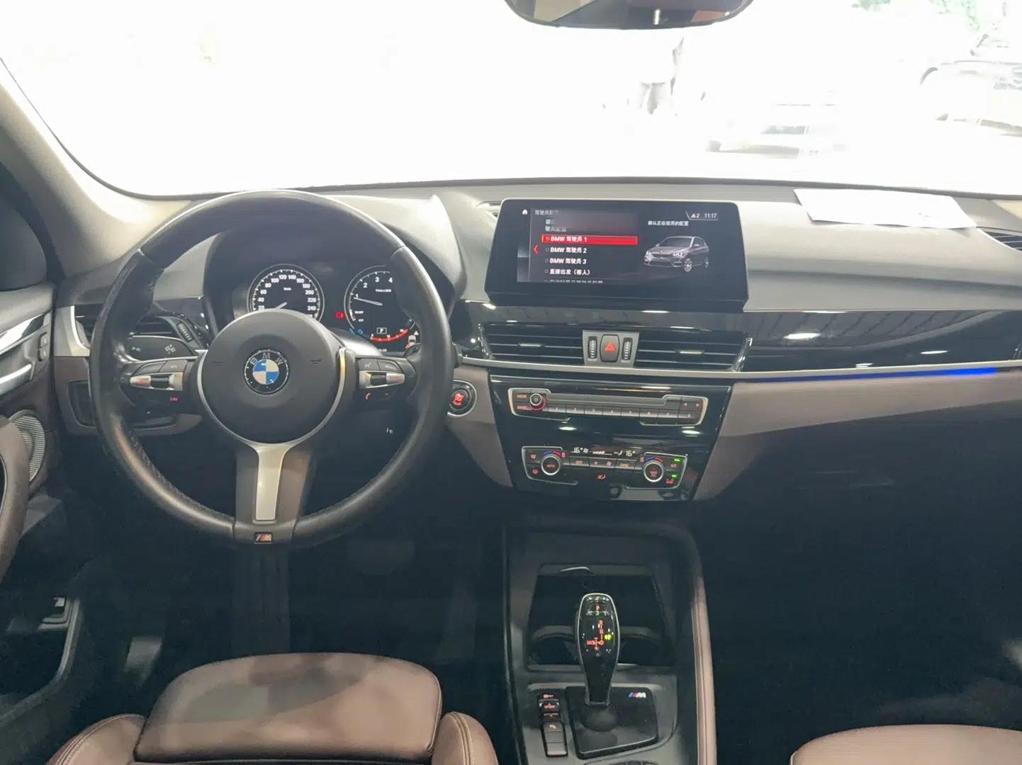 BMW X1 2022 sDrive25Li Leading Model — миниатюра 17