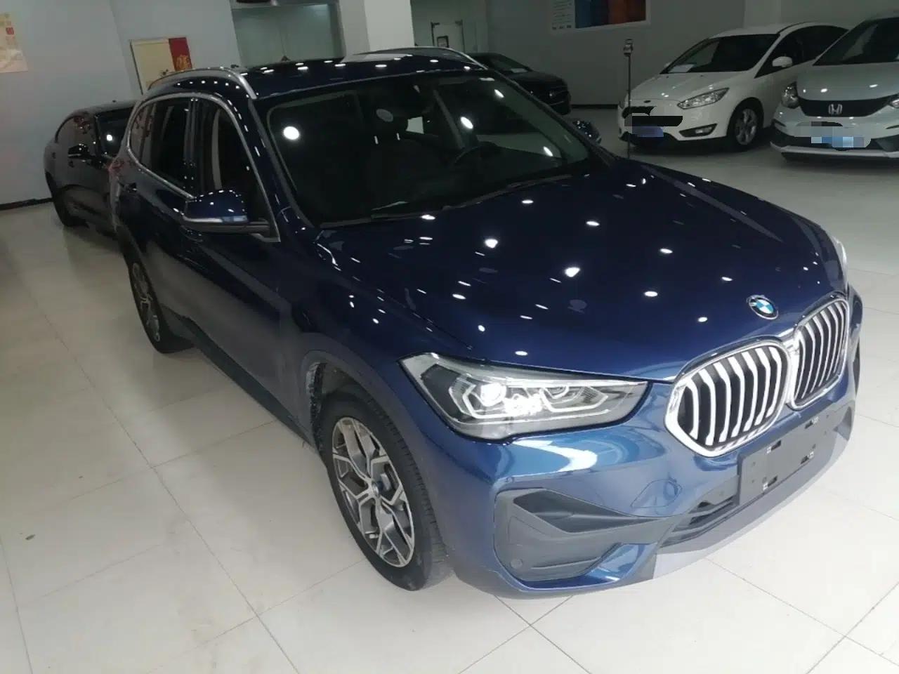 BMW X1 2022 sDrive25Li Leading Model — миниатюра 3