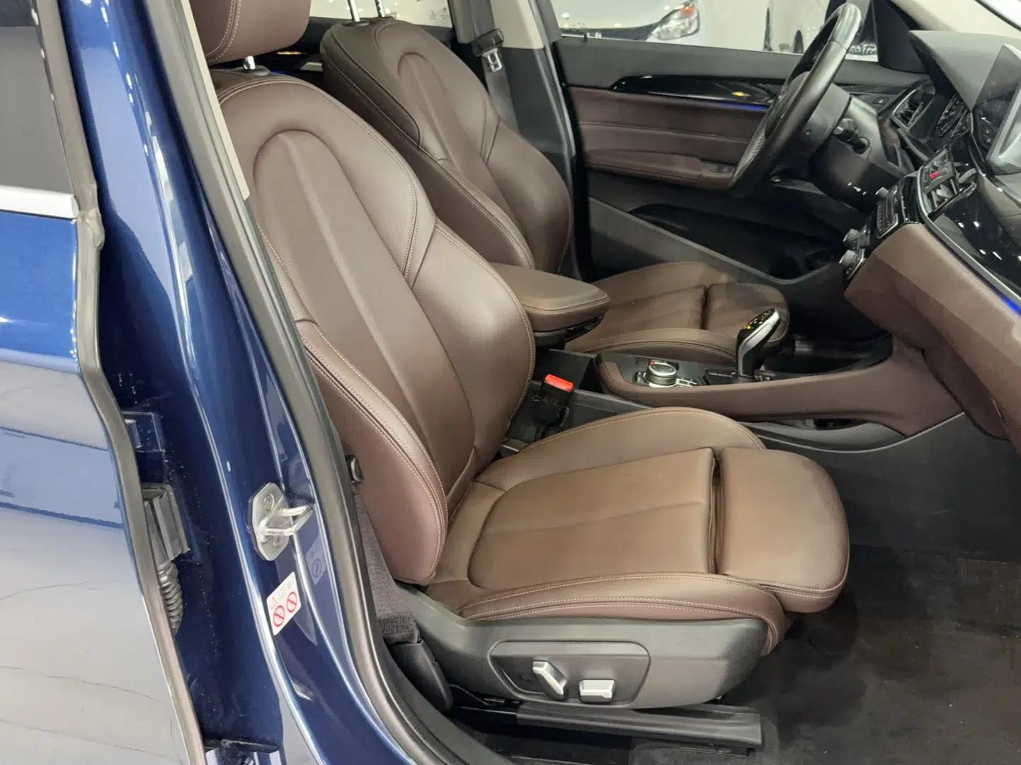 BMW X1 2022 sDrive25Li Leading Model — миниатюра 25