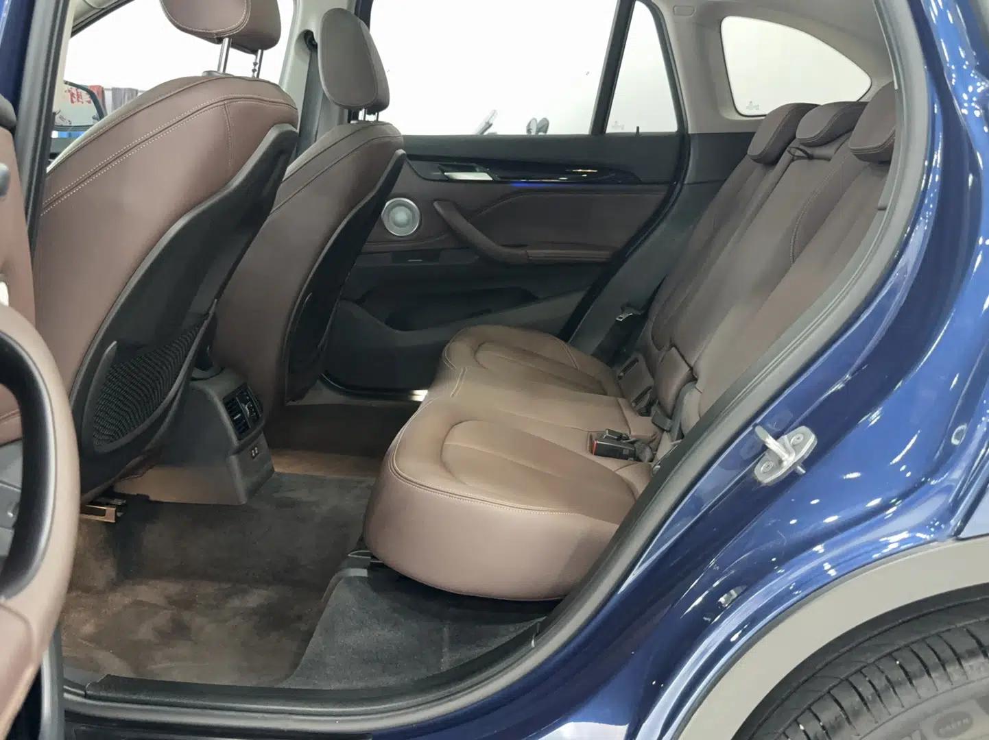 BMW X1 2022 sDrive25Li Leading Model — миниатюра 26