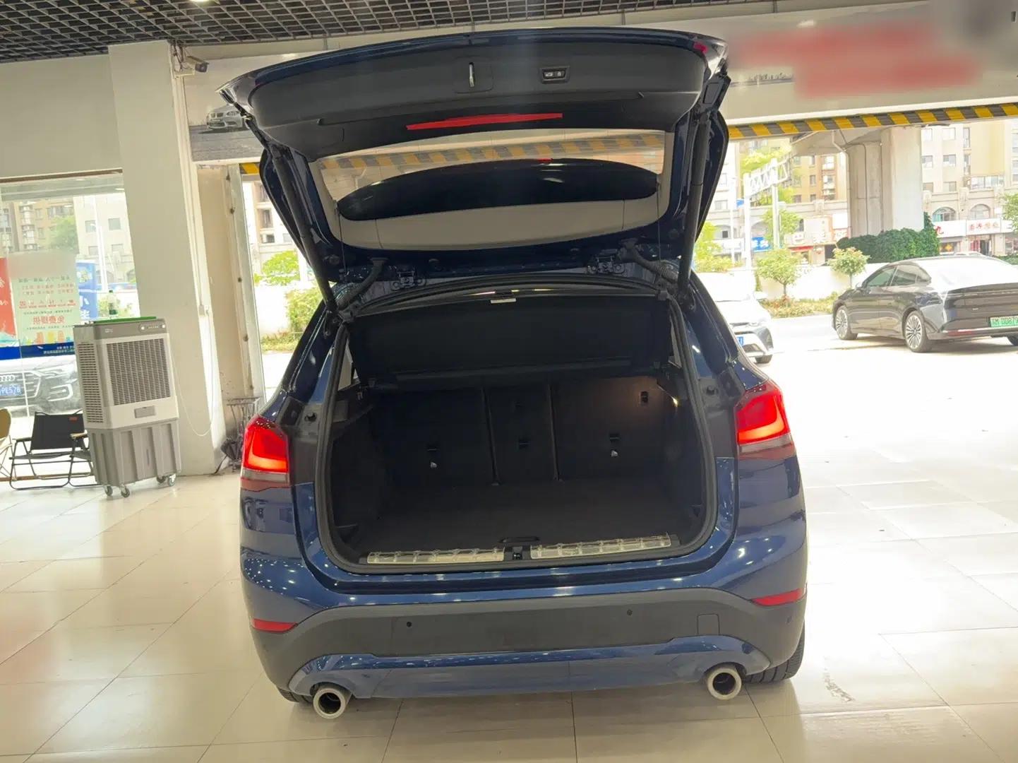 BMW X1 2022 sDrive25Li Leading Model — миниатюра 28