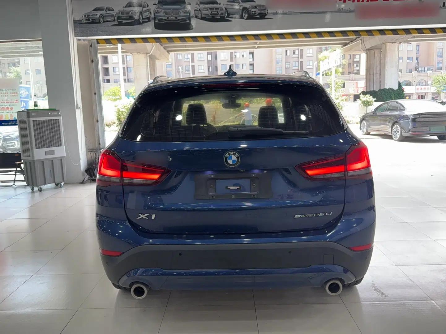 BMW X1 2022 sDrive25Li Leading Model — миниатюра 5