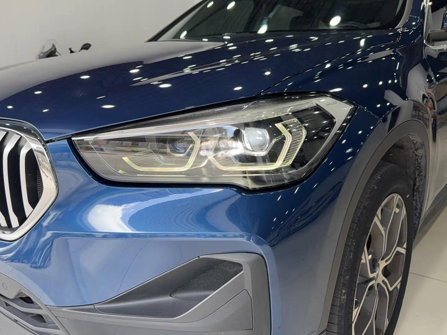 BMW X1 2022 sDrive25Li Leading Model — миниатюра 8