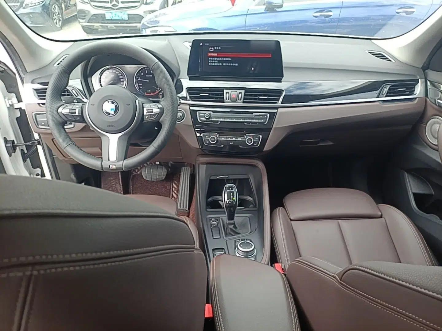 BMW X1 2021 sDrive25Li Leading Model — миниатюра 12