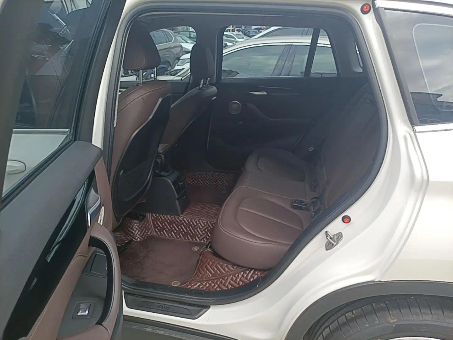 BMW X1 2021 sDrive25Li Leading Model — миниатюра 20