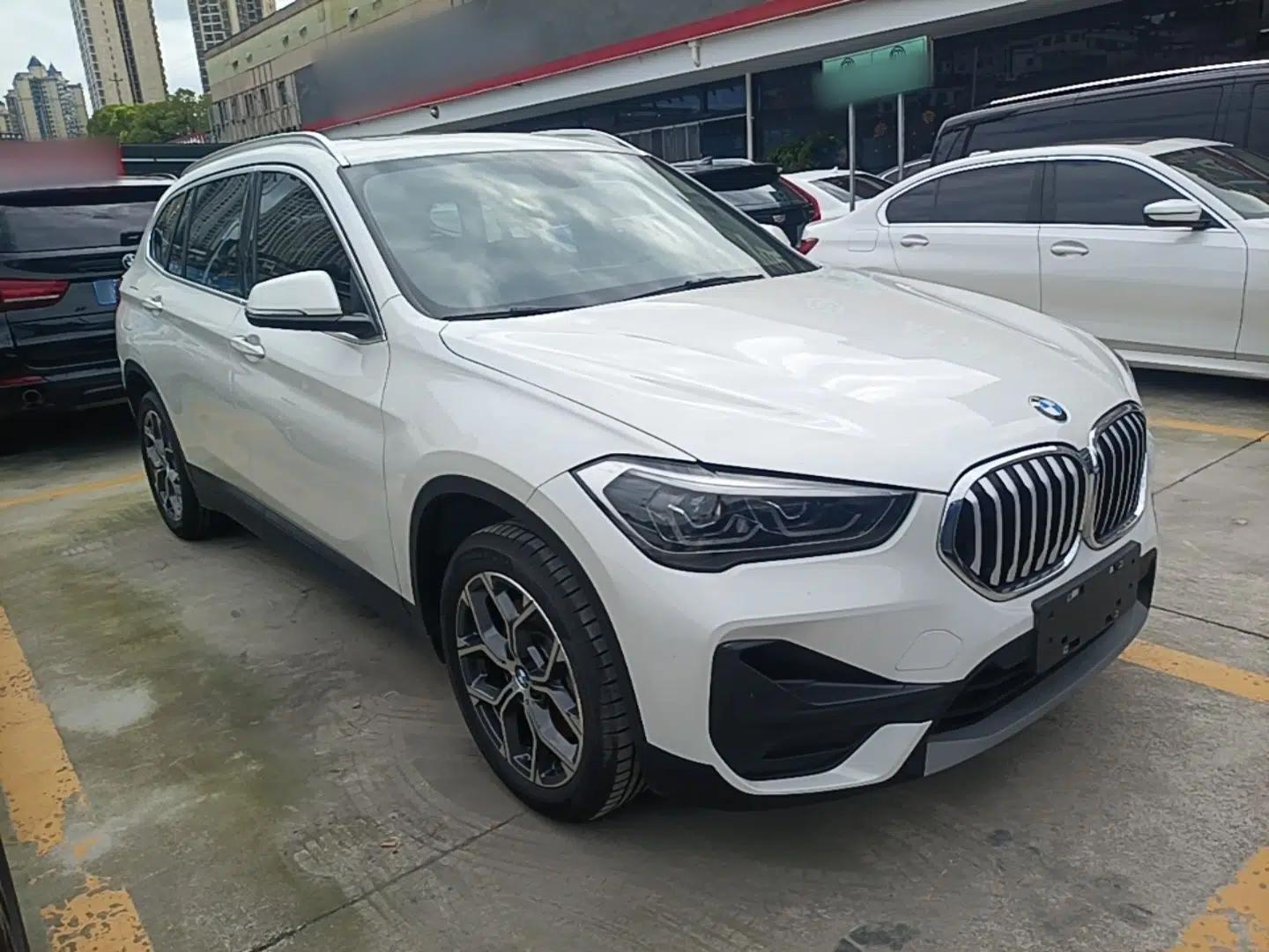 BMW X1 2021 sDrive25Li Leading Model — миниатюра 3