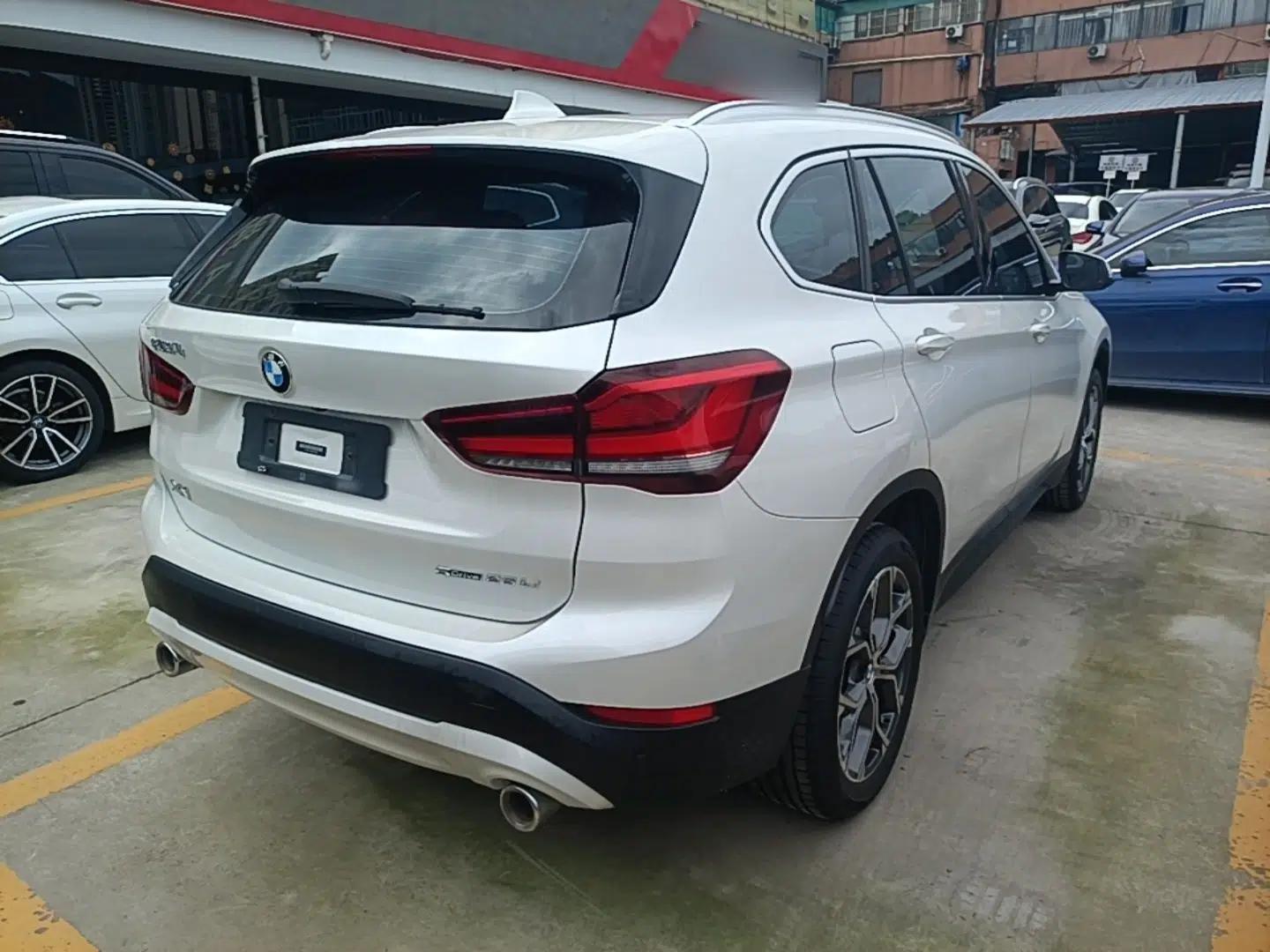 BMW X1 2021 sDrive25Li Leading Model — миниатюра 6