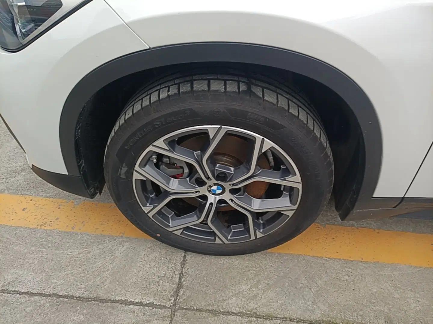 BMW X1 2021 sDrive25Li Leading Model — миниатюра 10