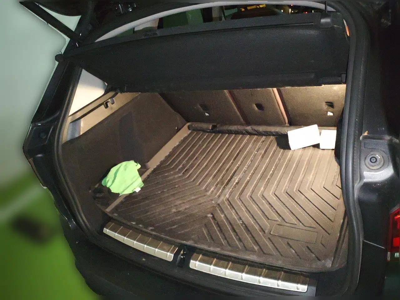 BMW X1 2021 sDrive25Li Leading Model — миниатюра 19