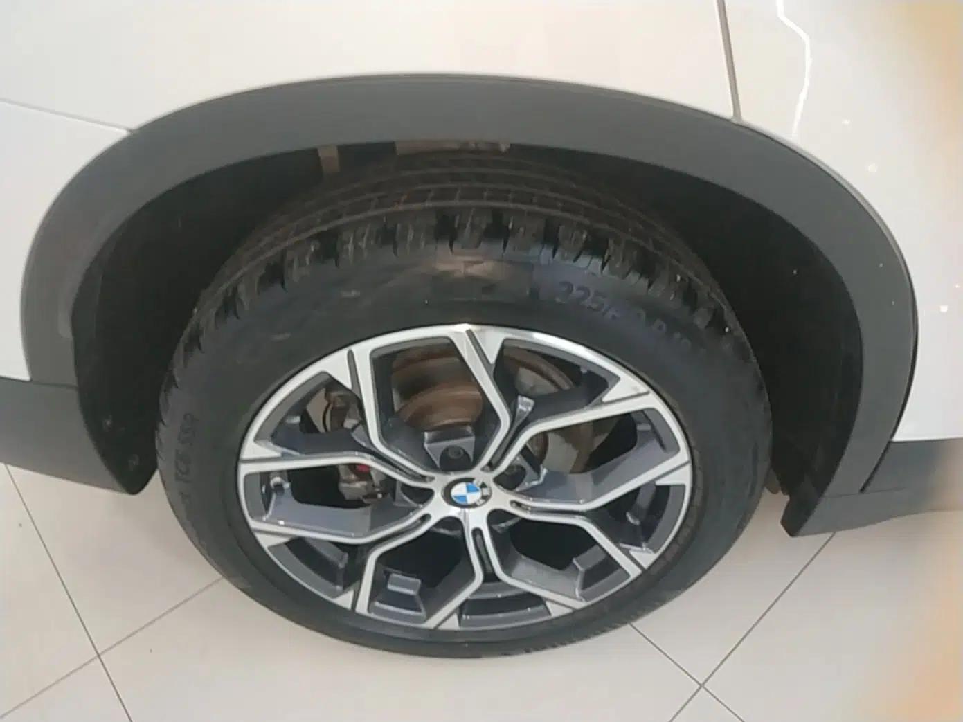 BMW X1 2021 sDrive25Li Leading Model — миниатюра 11