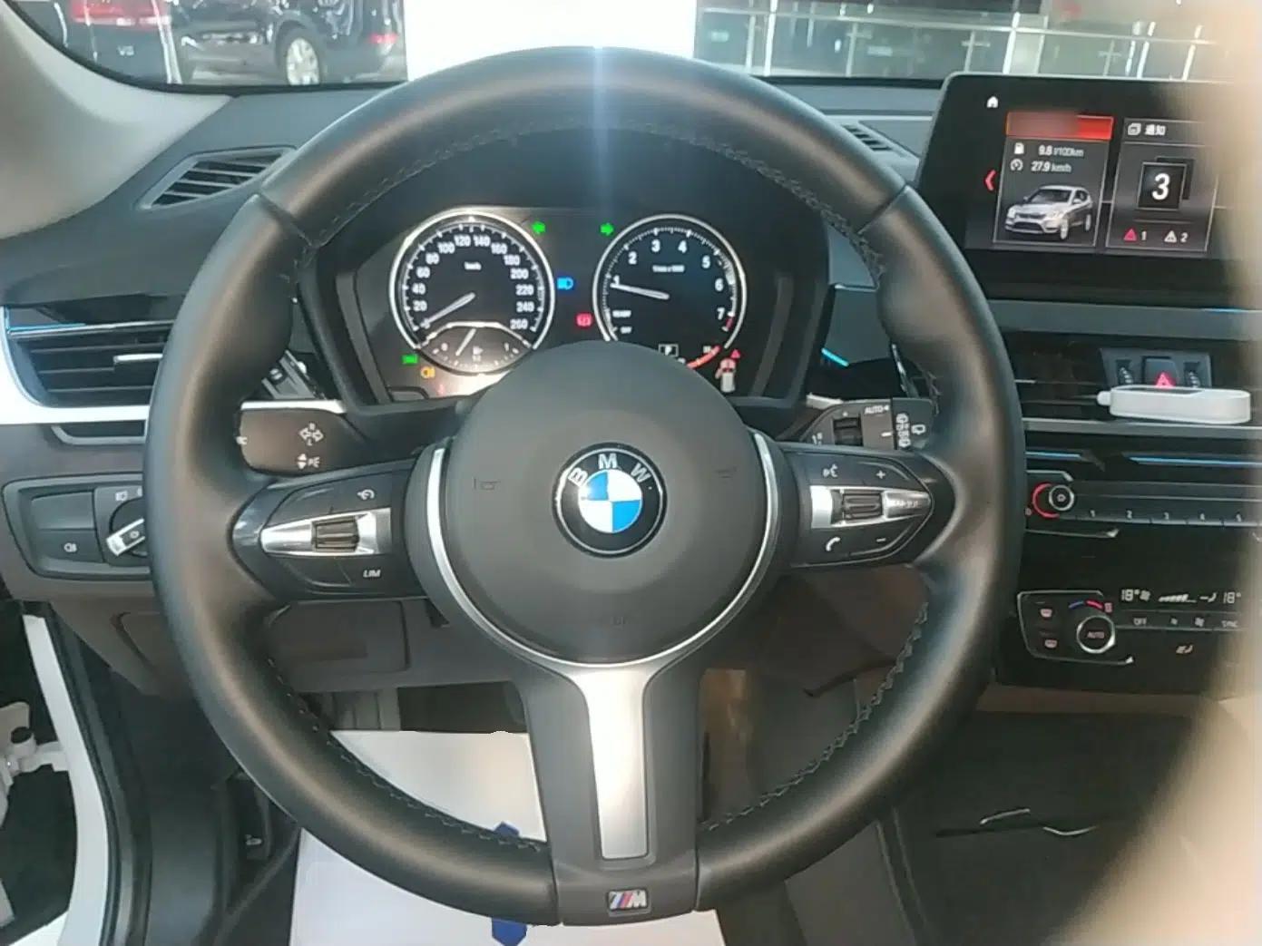 BMW X1 2021 sDrive25Li Leading Model — миниатюра 13