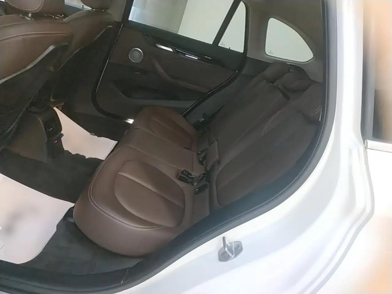 BMW X1 2021 sDrive25Li Leading Model — миниатюра 20