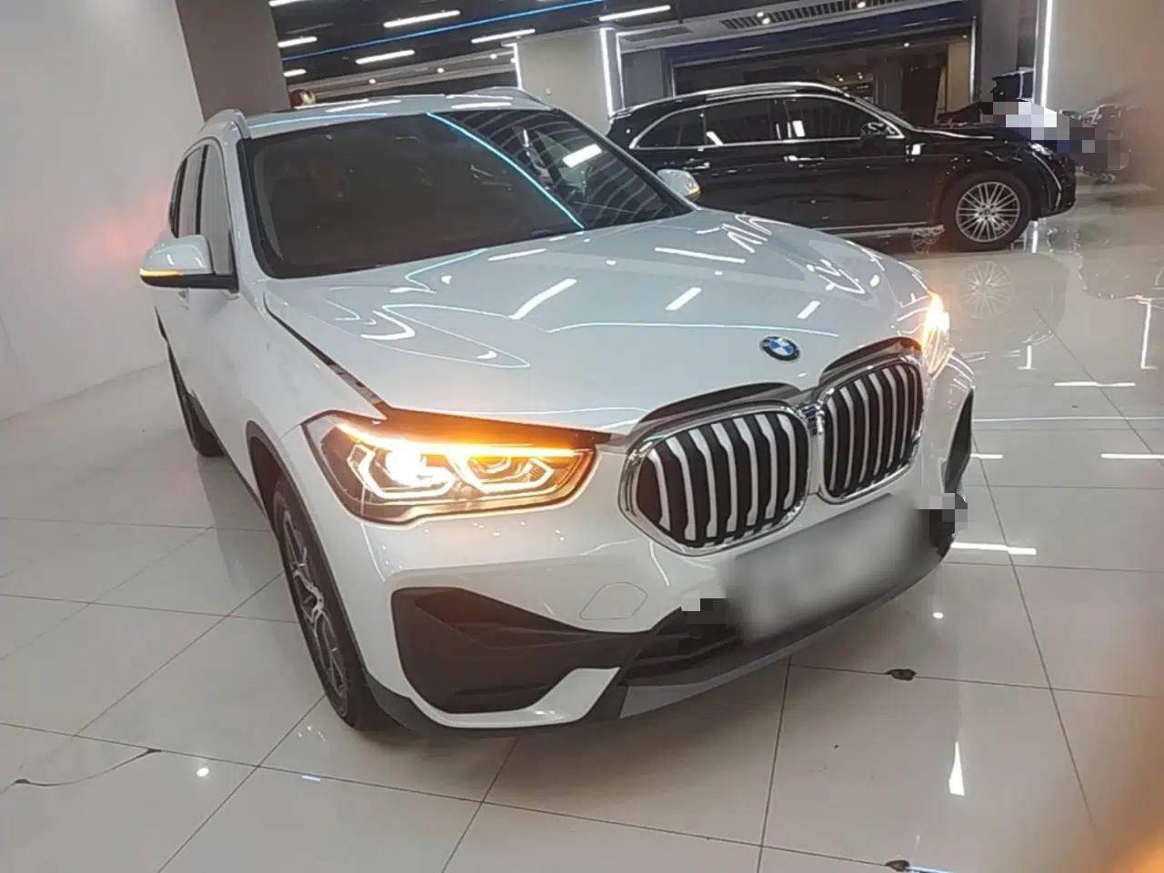 BMW X1 2021 sDrive25Li Leading Model — миниатюра 3