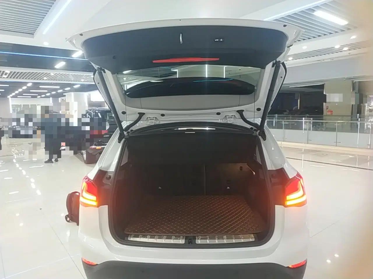 BMW X1 2021 sDrive25Li Leading Model — миниатюра 22