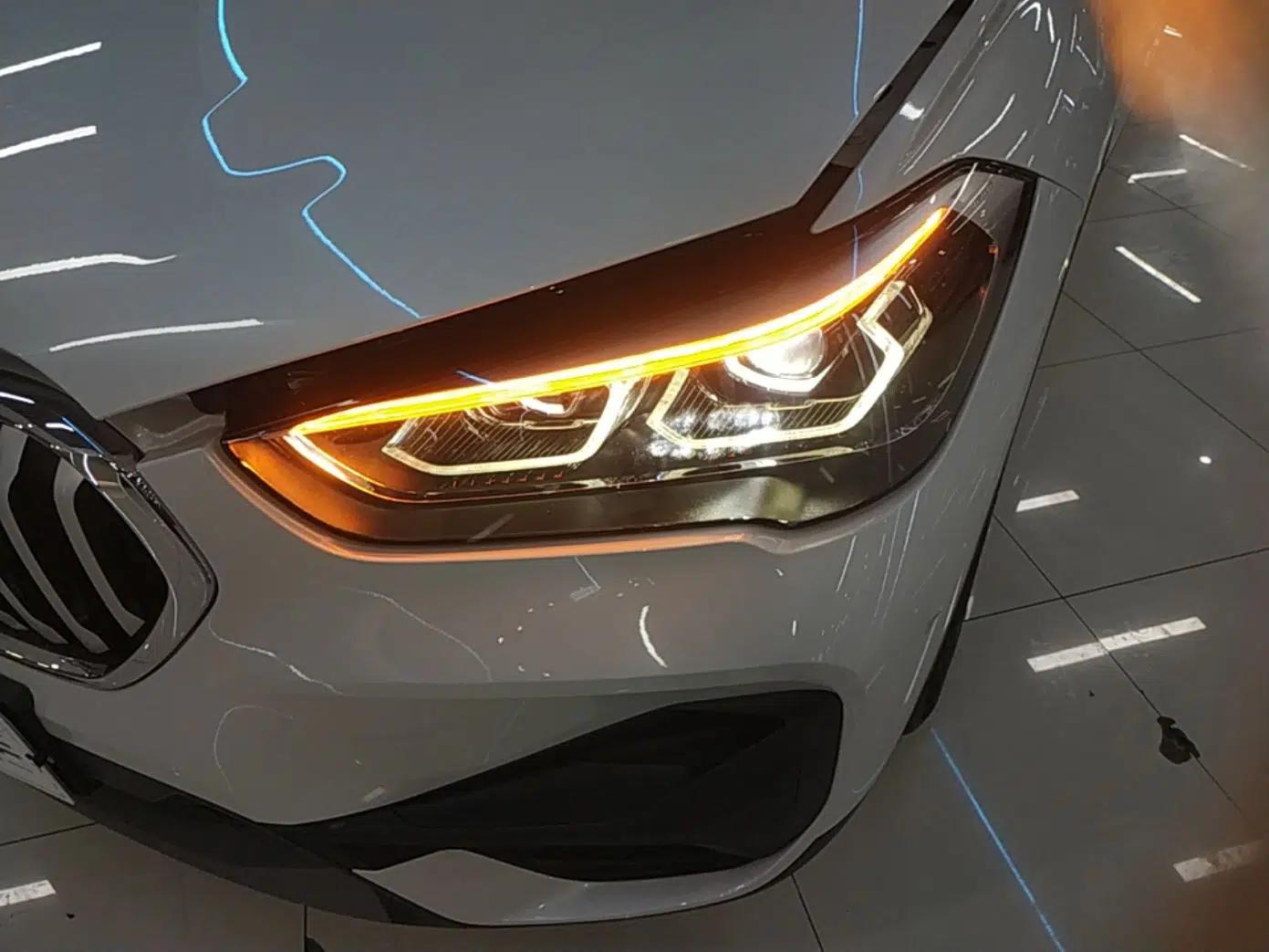 BMW X1 2021 sDrive25Li Leading Model — миниатюра 8