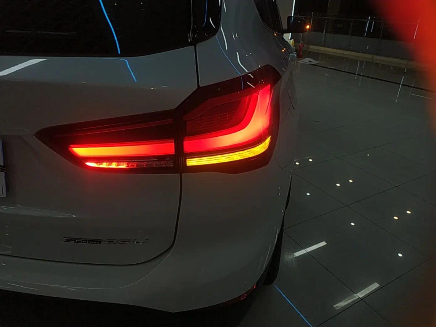 BMW X1 2021 sDrive25Li Leading Model — миниатюра 9