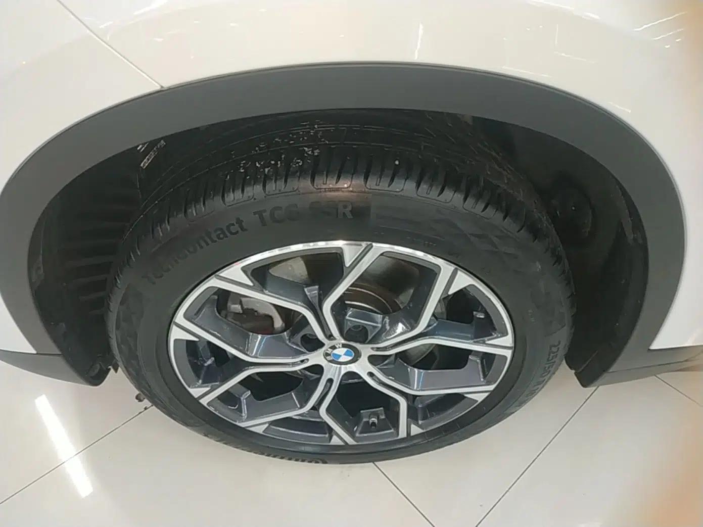 BMW X1 2021 sDrive25Li Leading Model — миниатюра 10