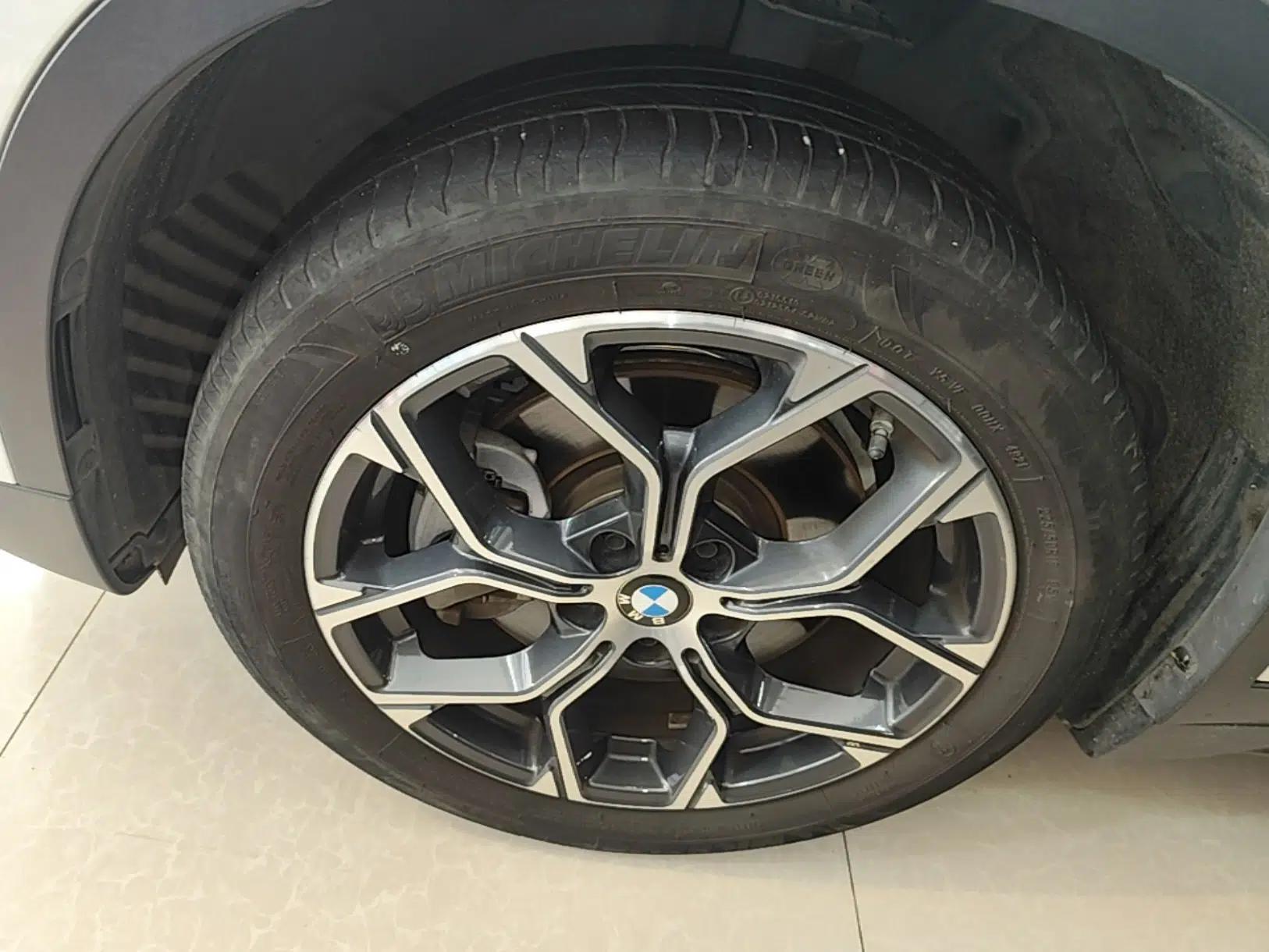 BMW X1 2022 sDrive25Li Leading Model — миниатюра 15
