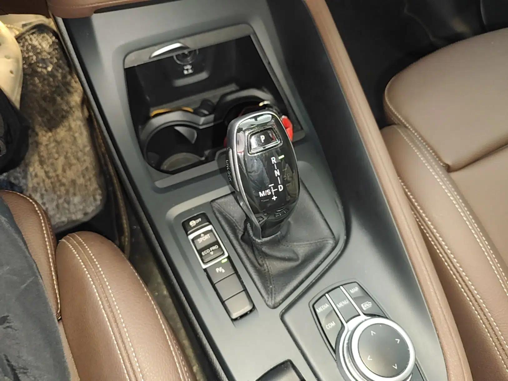 BMW X1 2022 sDrive25Li Leading Model — миниатюра 21