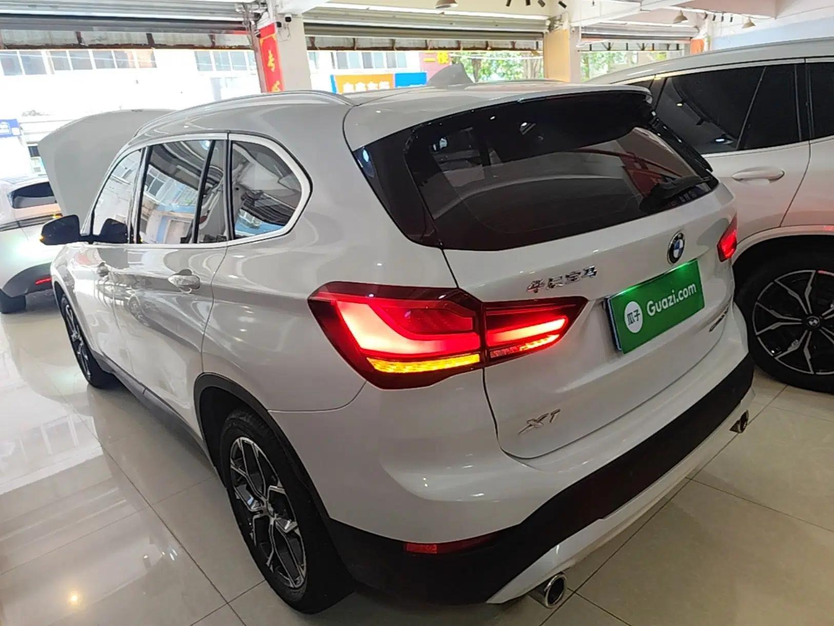 BMW X1 2022 sDrive25Li Leading Model — миниатюра 4