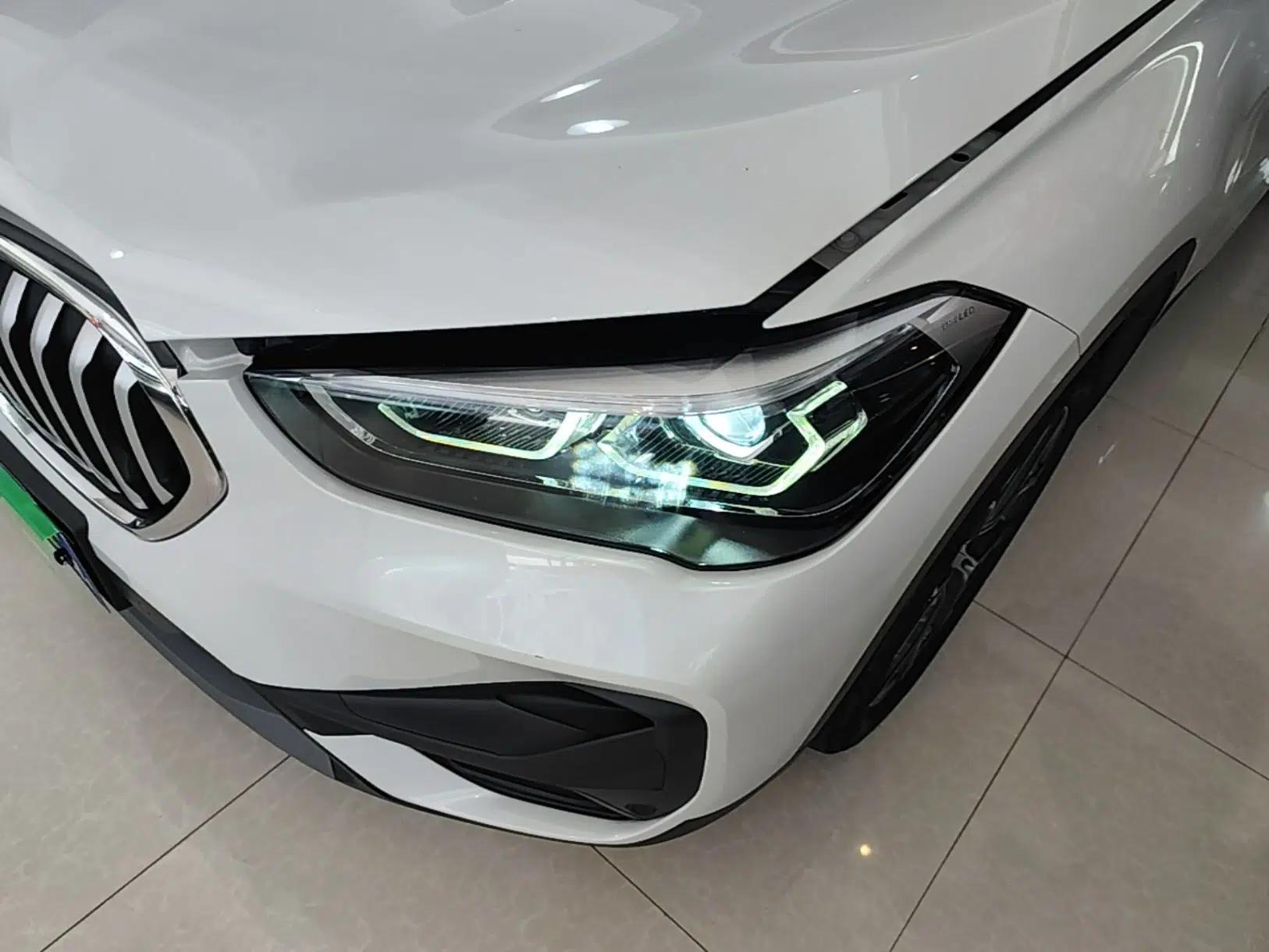 BMW X1 2022 sDrive25Li Leading Model — миниатюра 8
