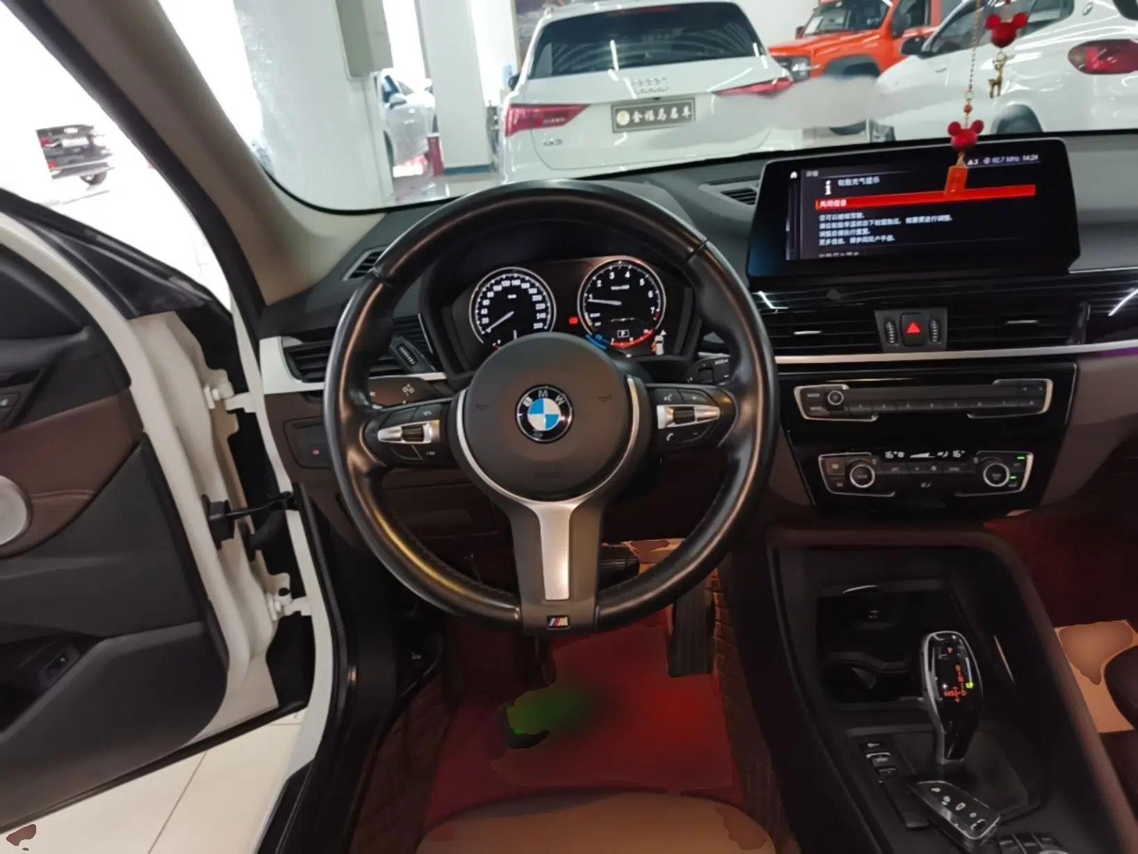 BMW X1 2021 Restyled sDrive25Li Leading Edition — миниатюра 13