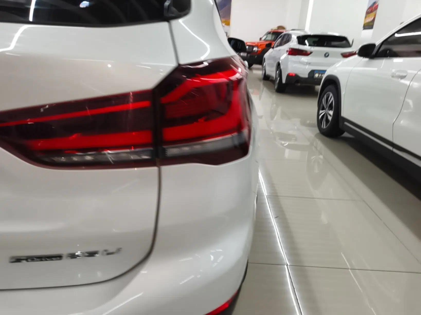 BMW X1 2021 Restyled sDrive25Li Leading Edition — миниатюра 9