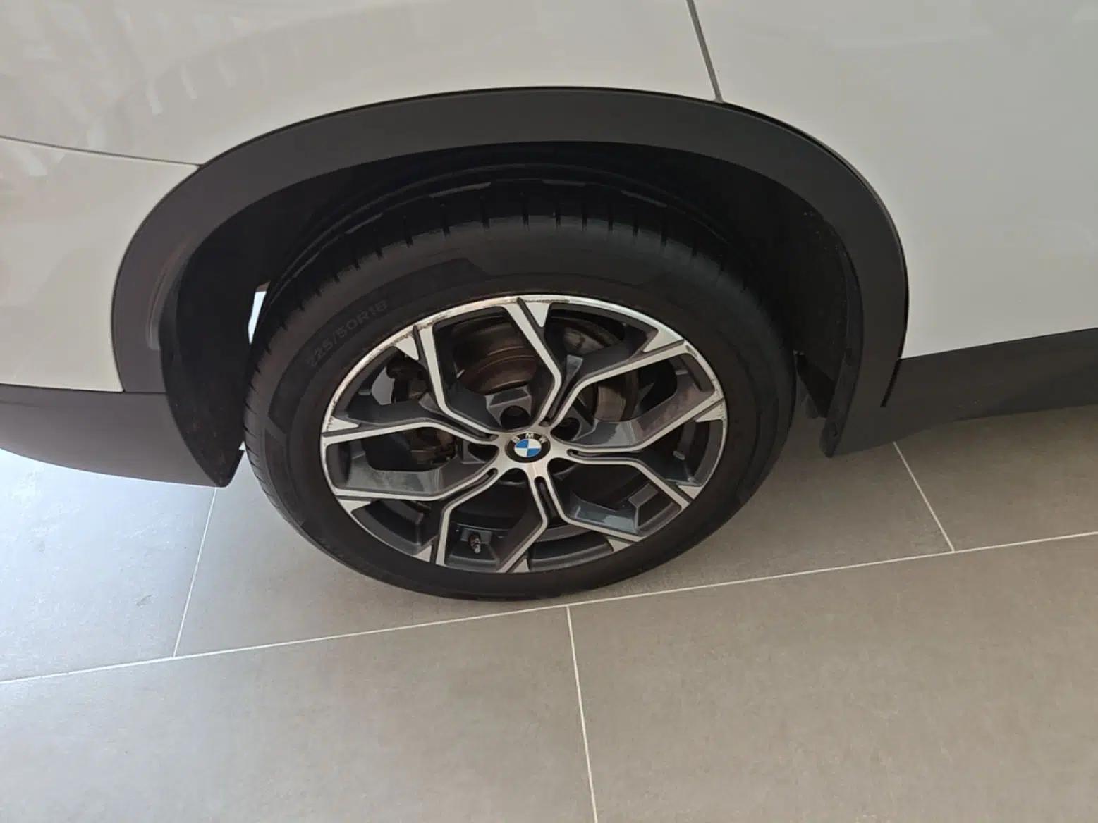 BMW X1 2021 Restyled sDrive25Li Leading Edition — миниатюра 11