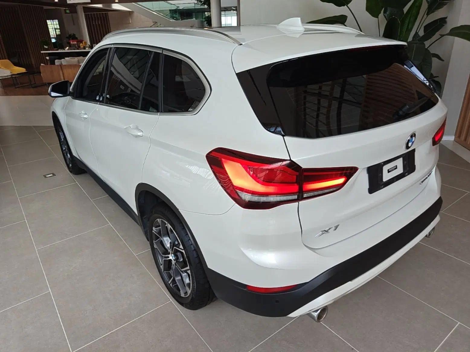 BMW X1 2021 Restyled sDrive25Li Leading Edition — миниатюра 4