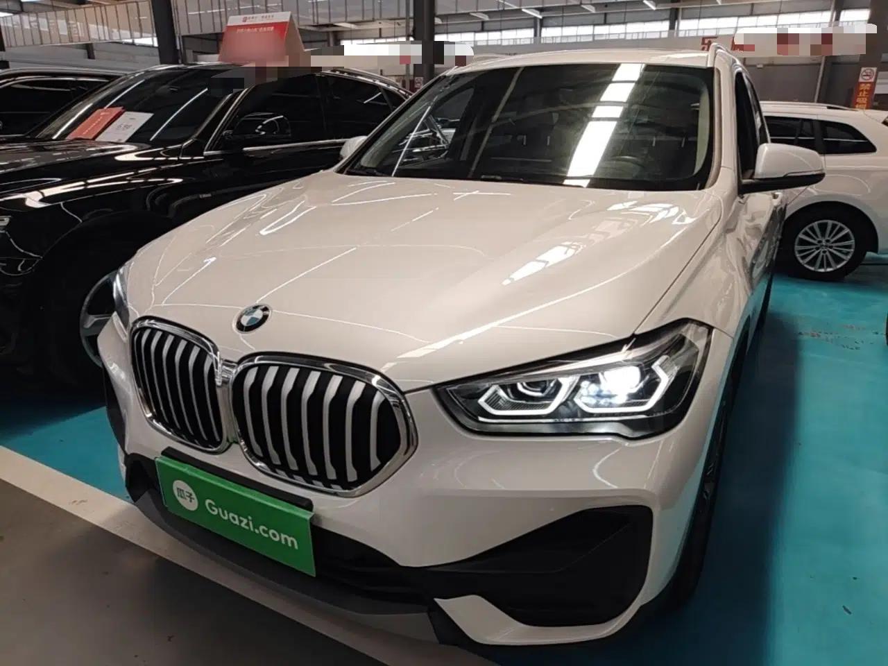 BMW X1 2022 sDrive25Li Leading Model — миниатюра 1