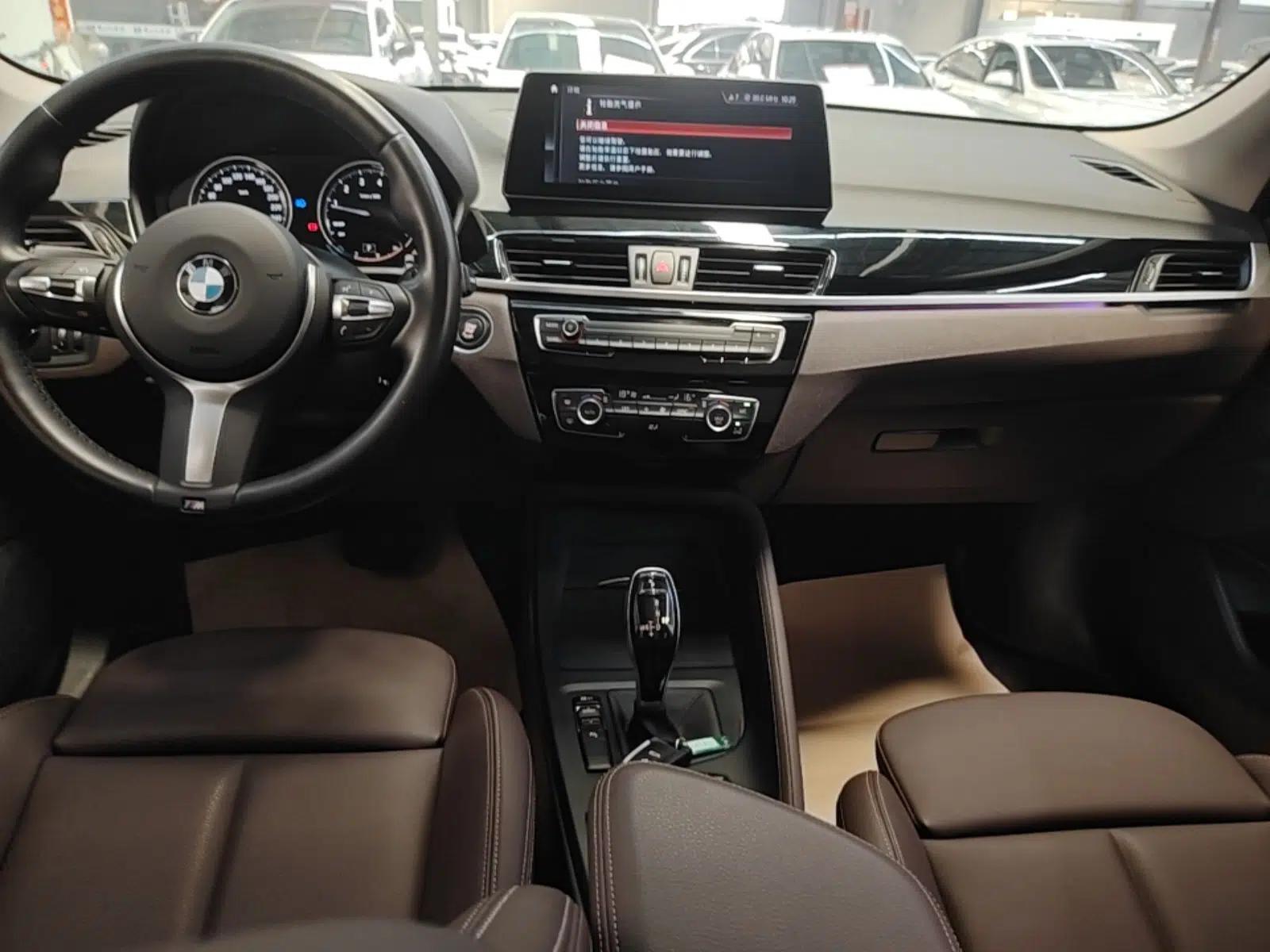 BMW X1 2022 sDrive25Li Leading Model — миниатюра 16