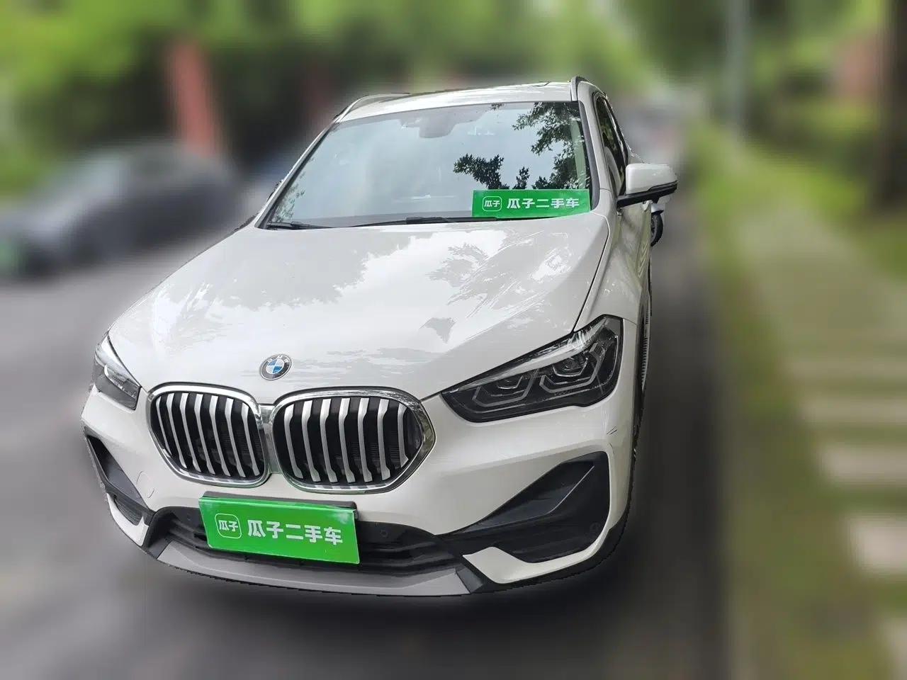 BMW X1 2022 sDrive25Li Leading Model — миниатюра 2