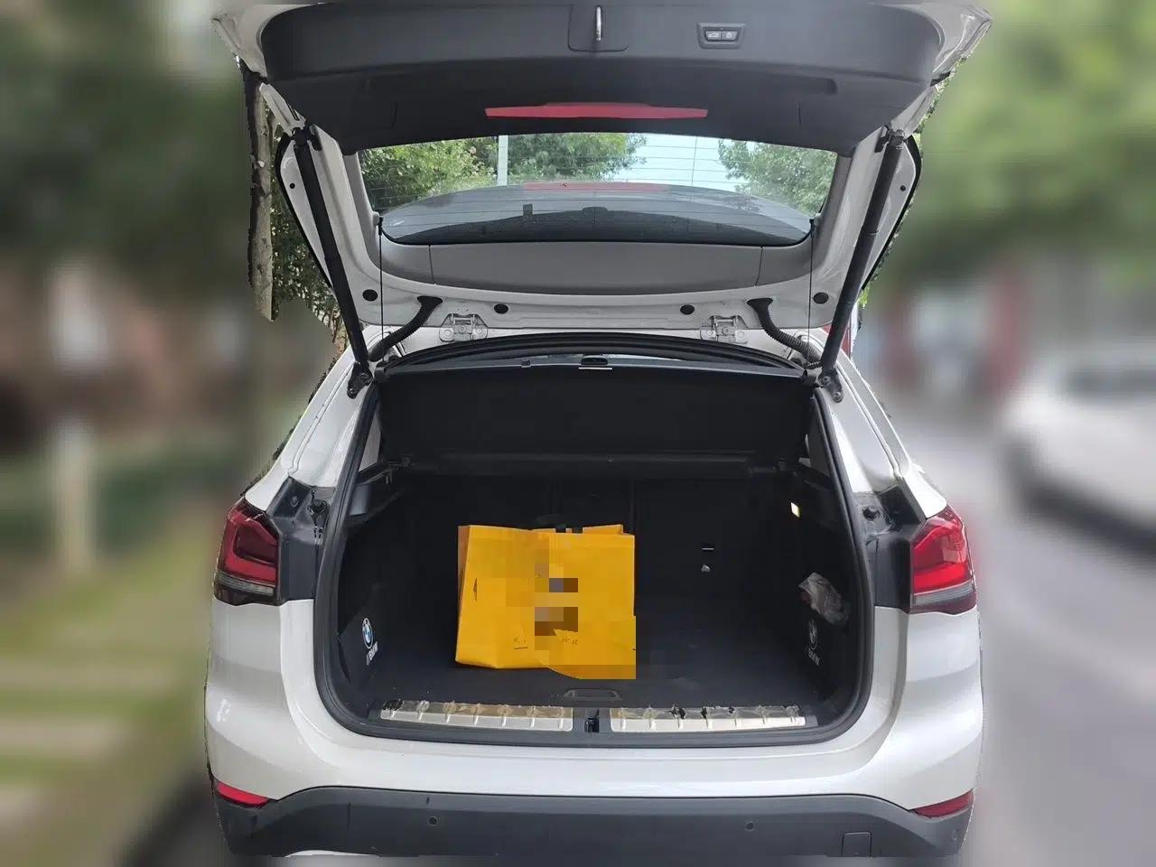 BMW X1 2022 sDrive25Li Leading Model — миниатюра 19