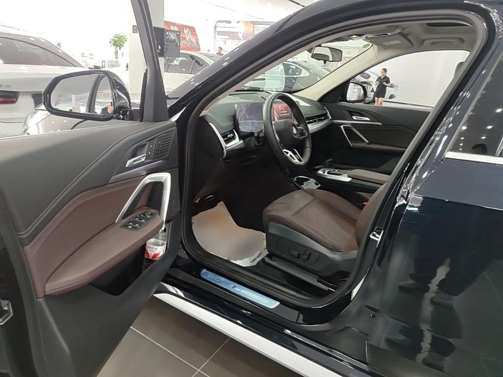 BMW X1 2024 sDrive25Li M Sport Package — миниатюра 18
