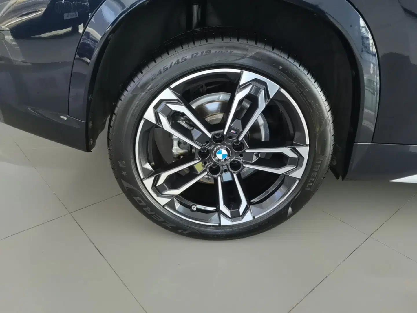 BMW X1 2023 sDrive25Li M Sport Package — миниатюра 11