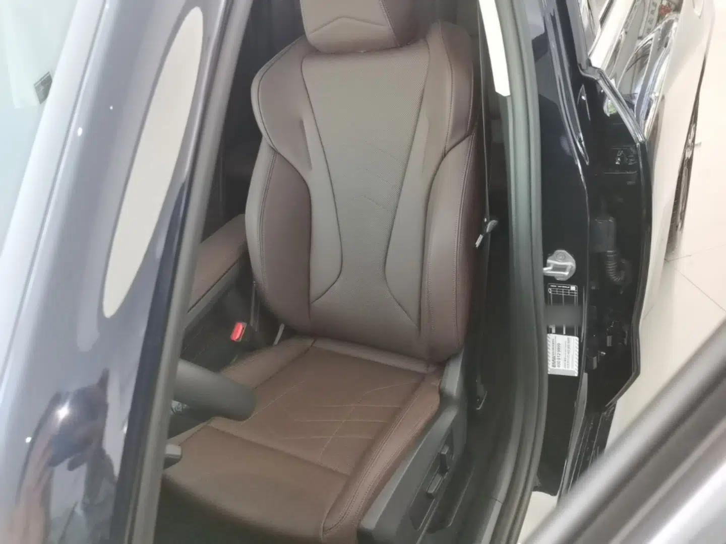 BMW X1 2023 sDrive25Li M Sport Package — миниатюра 17