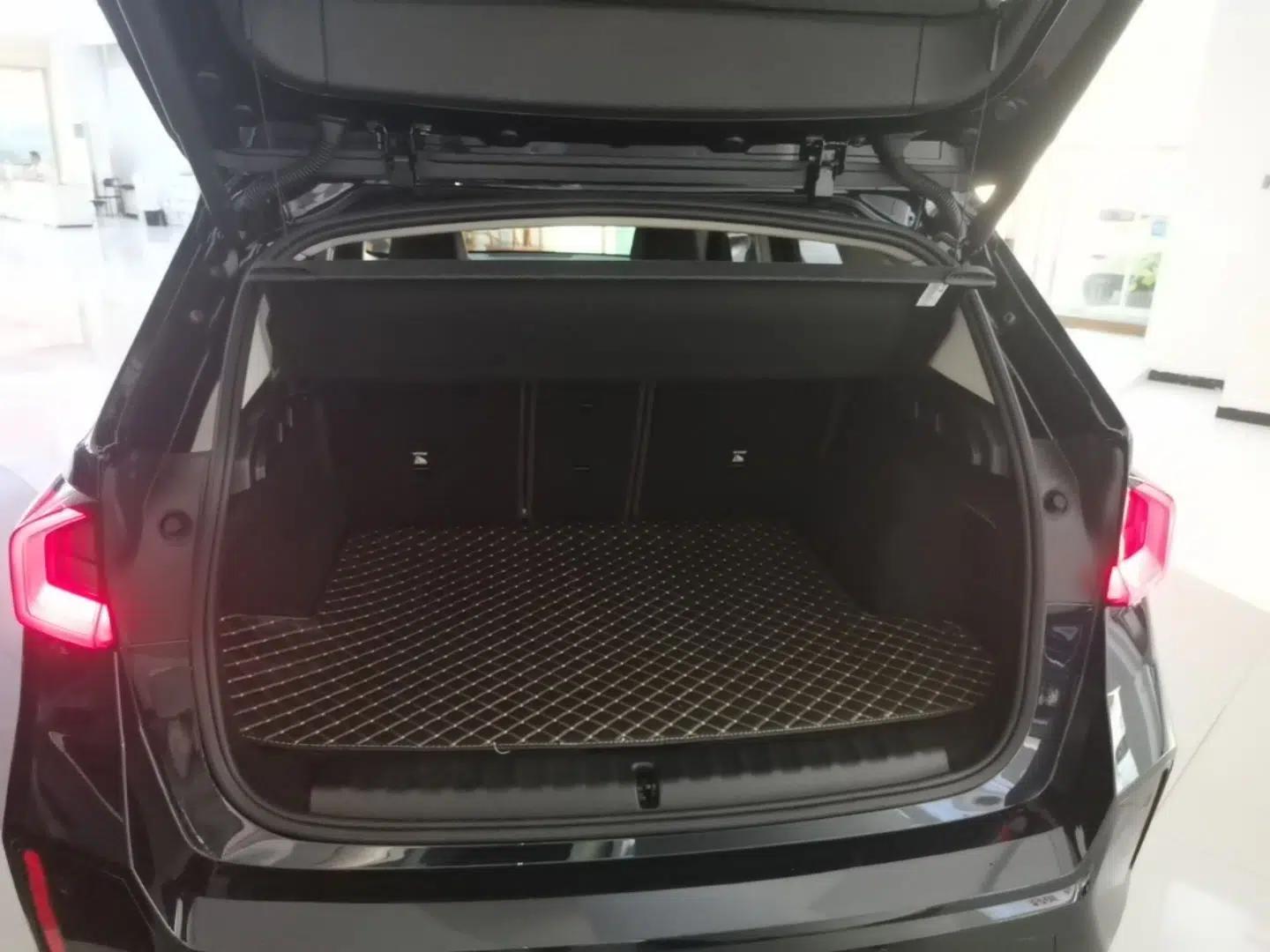 BMW X1 2023 sDrive25Li M Sport Package — миниатюра 22