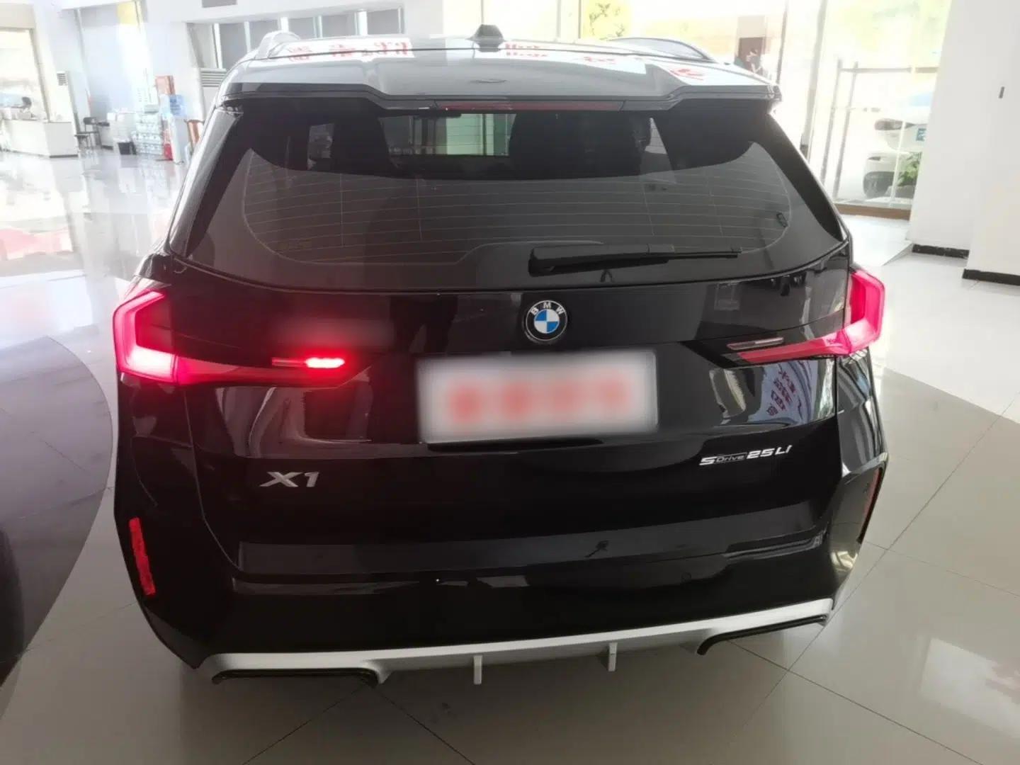 BMW X1 2023 sDrive25Li M Sport Package — миниатюра 5