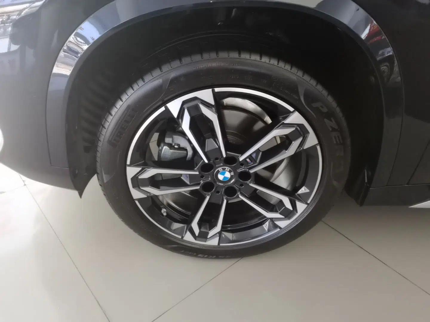BMW X1 2023 sDrive25Li M Sport Package — миниатюра 10
