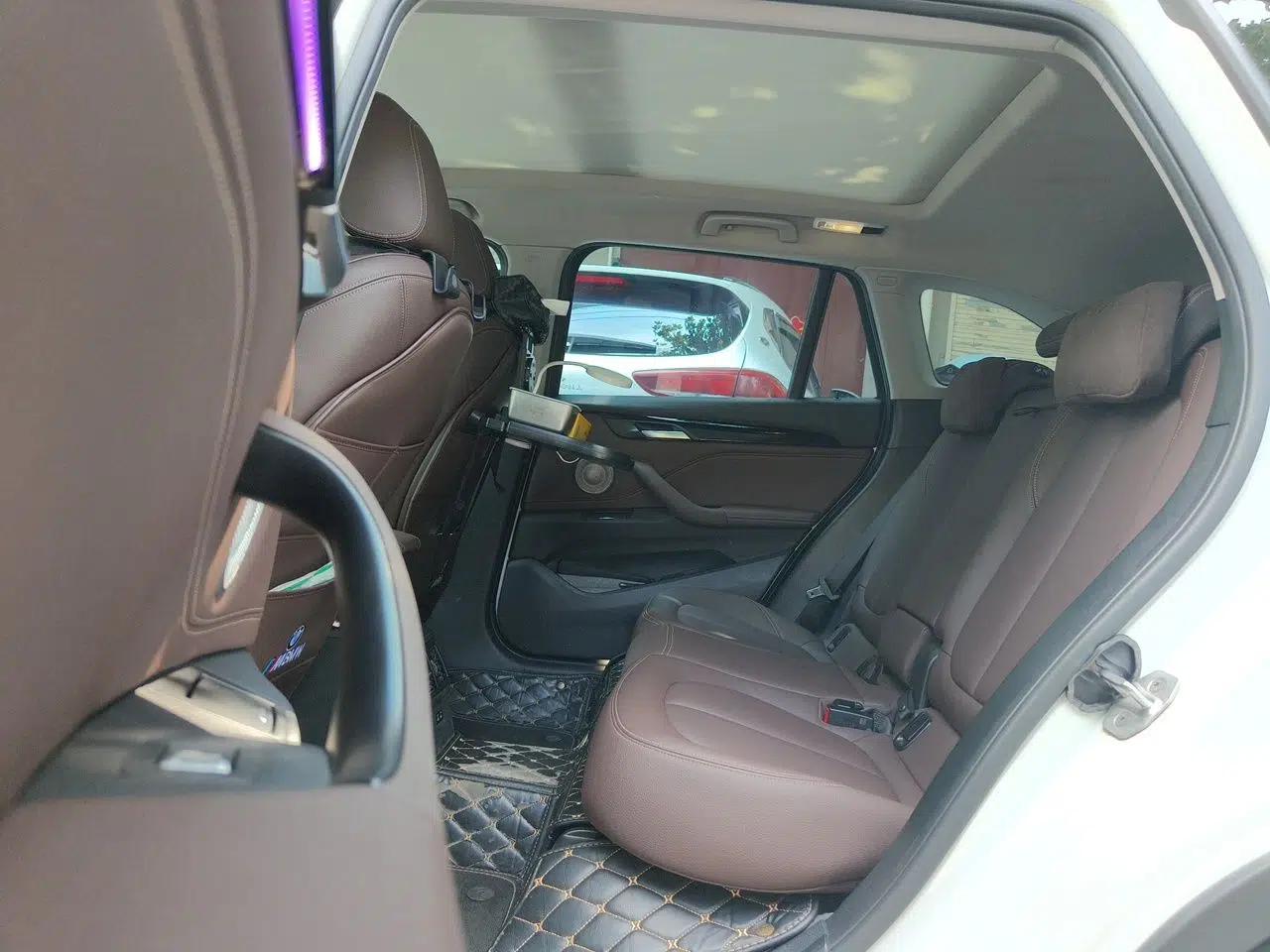 BMW X1 2022 sDrive25Li Leading Model — миниатюра 17