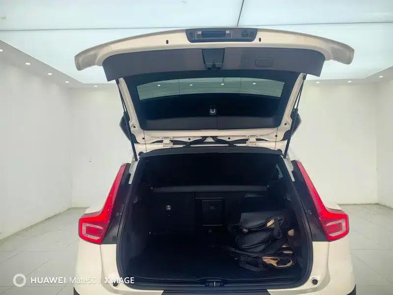 2022 Volvo XC40 T4 AWD Smart Fashion Edition — миниатюра 22